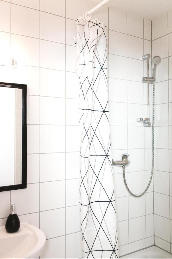 Family For 6 Guests, Mitte Moabit Appartamento *